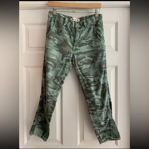 AMO Slouch Trouser in Spring Camo size 26
